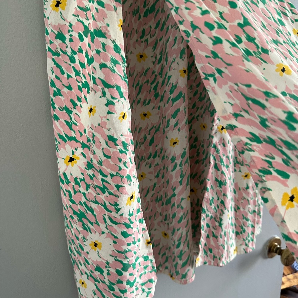 Originality floral skirt with 2 slits.  Size large - Picture 7 of 8